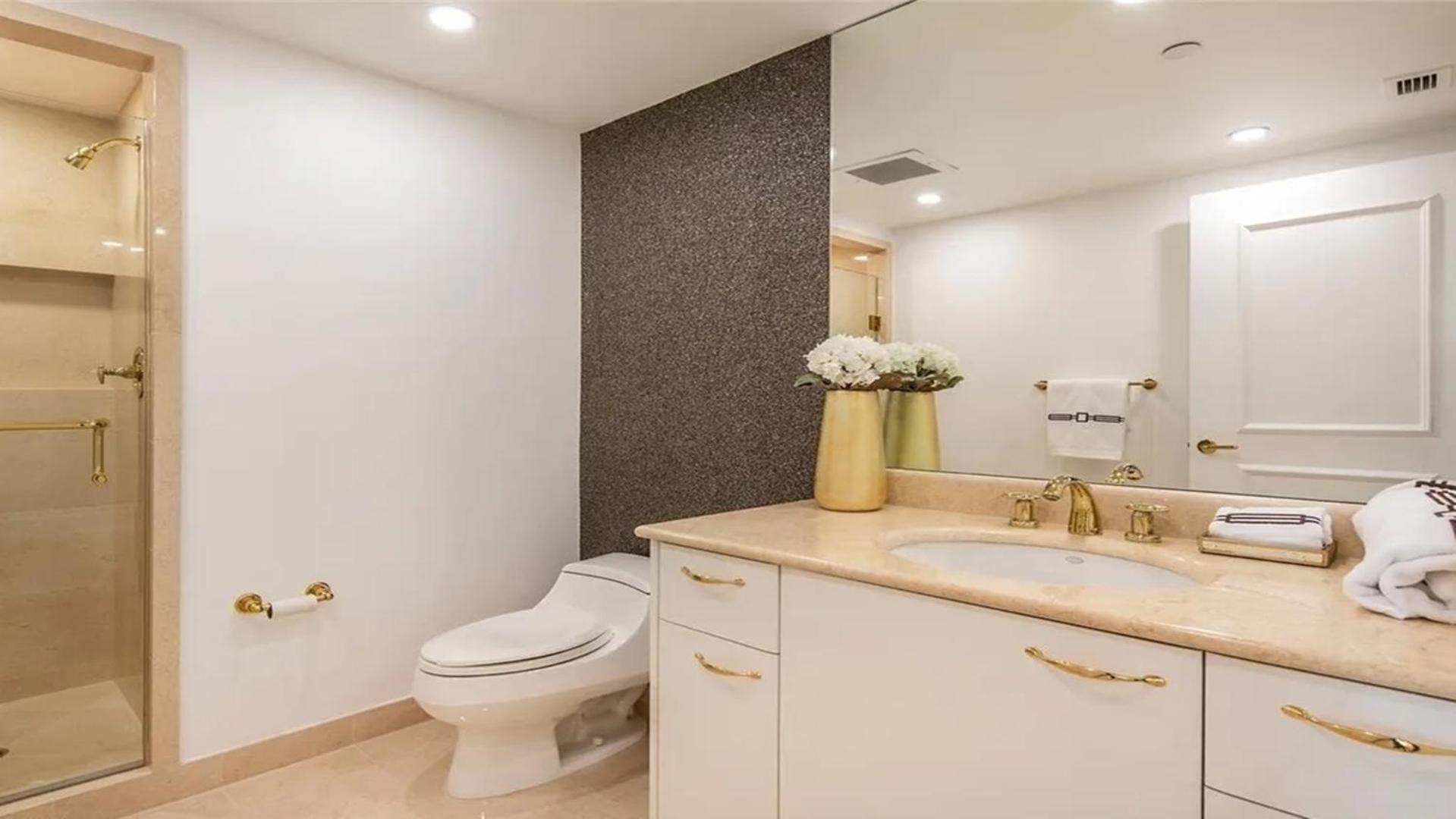 Stunning Four Bedroom Fully Professionally Remodeled Apartment Las Vegas Bagian luar foto