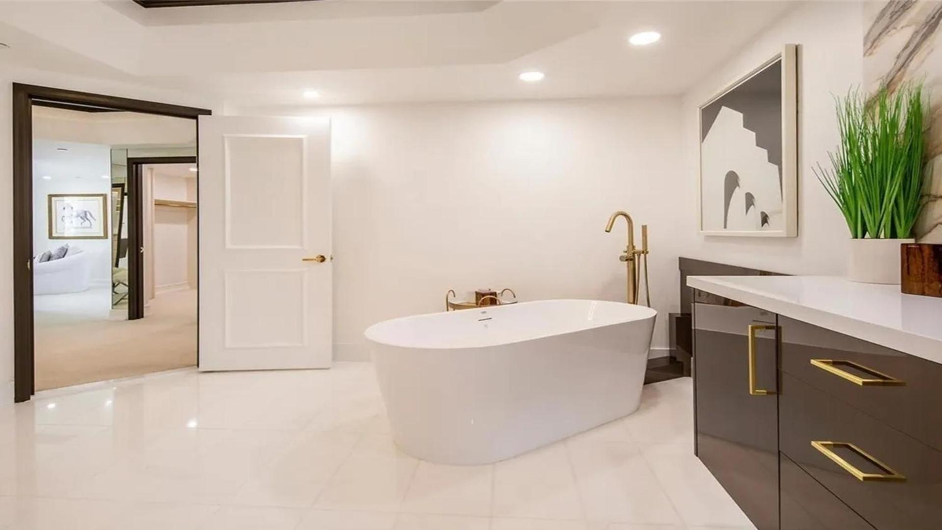 Stunning Four Bedroom Fully Professionally Remodeled Apartment Las Vegas Bagian luar foto