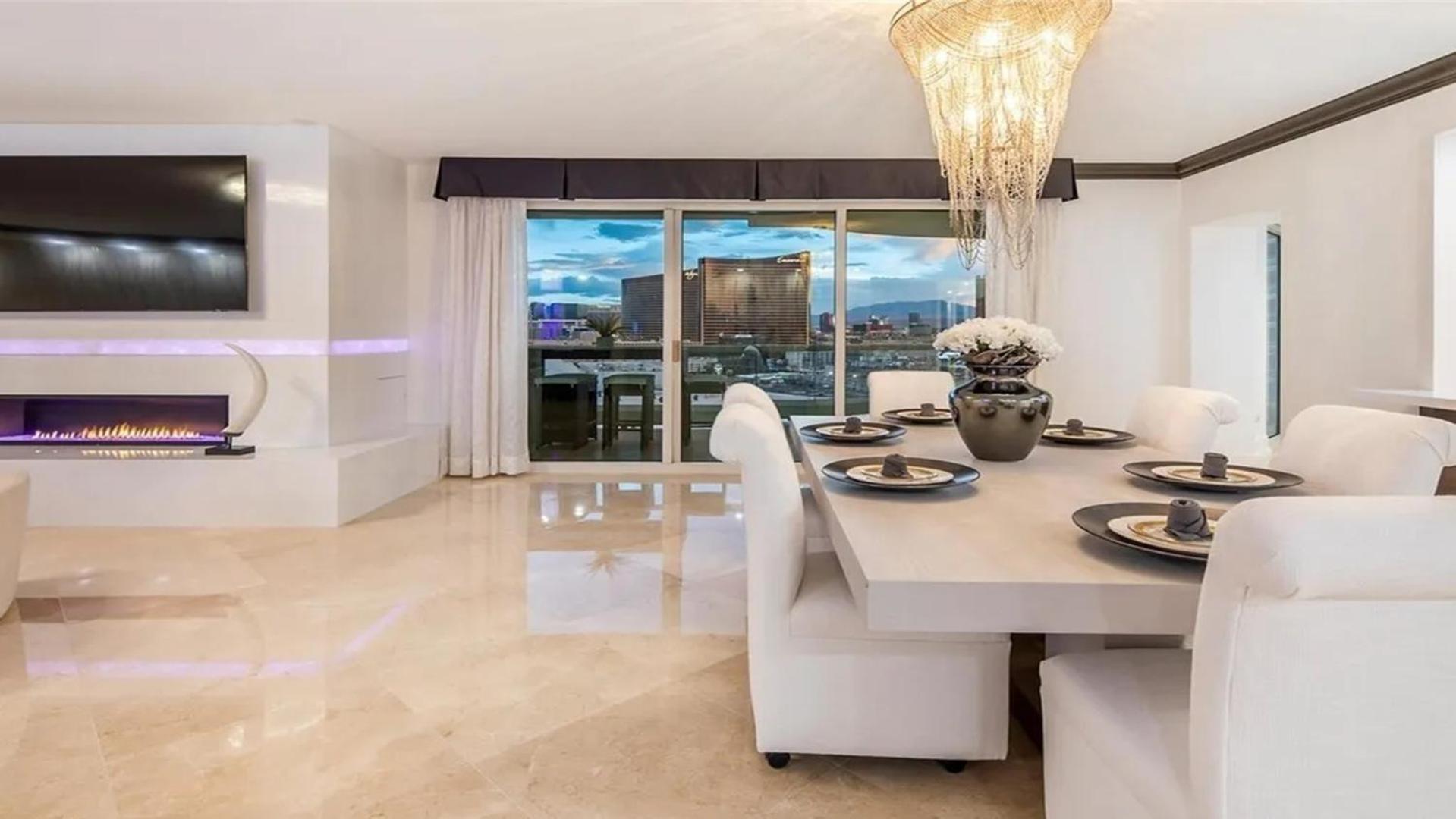 Stunning Four Bedroom Fully Professionally Remodeled Apartment Las Vegas Bagian luar foto