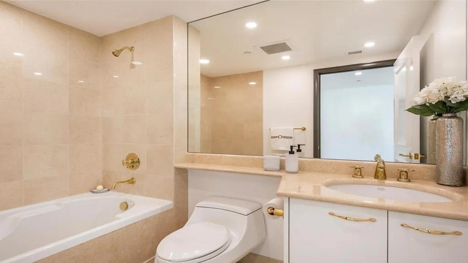 Stunning Four Bedroom Fully Professionally Remodeled Apartment Las Vegas Bagian luar foto