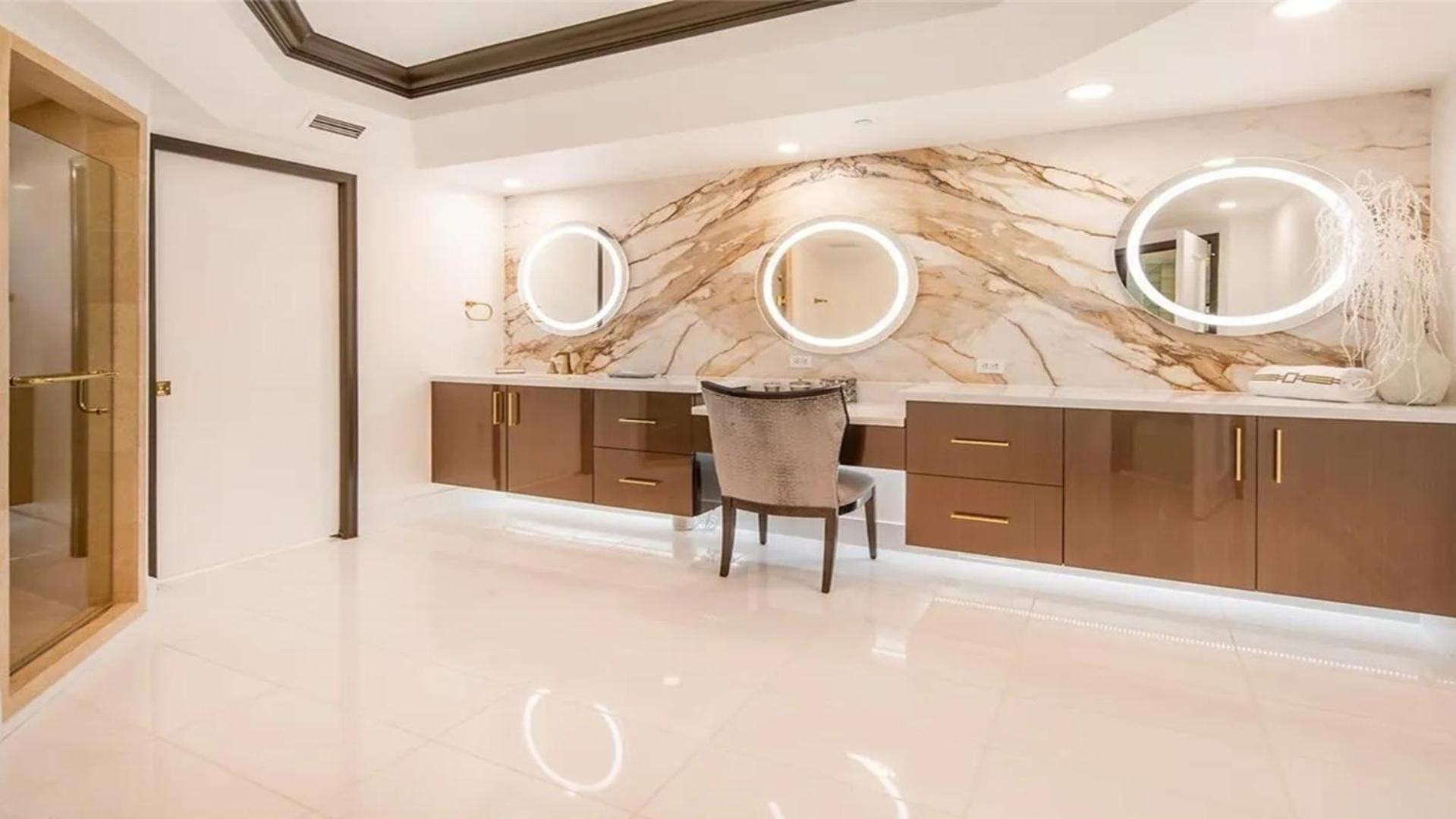 Stunning Four Bedroom Fully Professionally Remodeled Apartment Las Vegas Bagian luar foto