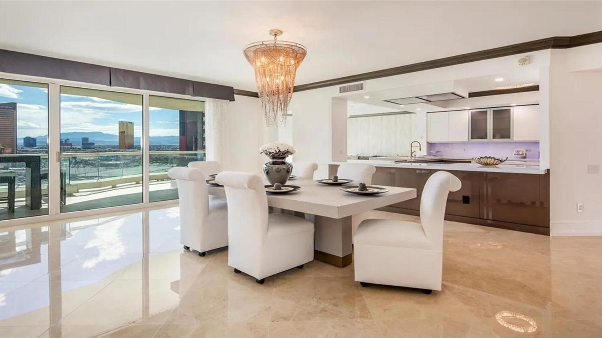 Stunning Four Bedroom Fully Professionally Remodeled Apartment Las Vegas Bagian luar foto