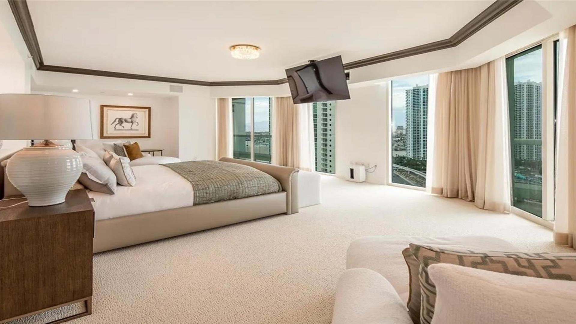 Stunning Four Bedroom Fully Professionally Remodeled Apartment Las Vegas Bagian luar foto