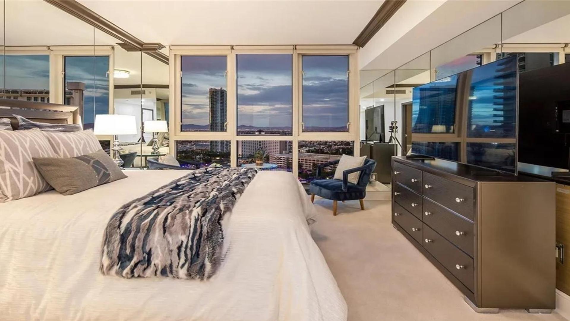 Stunning Four Bedroom Fully Professionally Remodeled Apartment Las Vegas Bagian luar foto