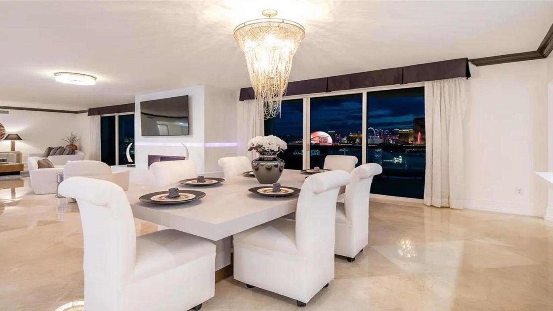 Stunning Four Bedroom Fully Professionally Remodeled Apartment Las Vegas Bagian luar foto
