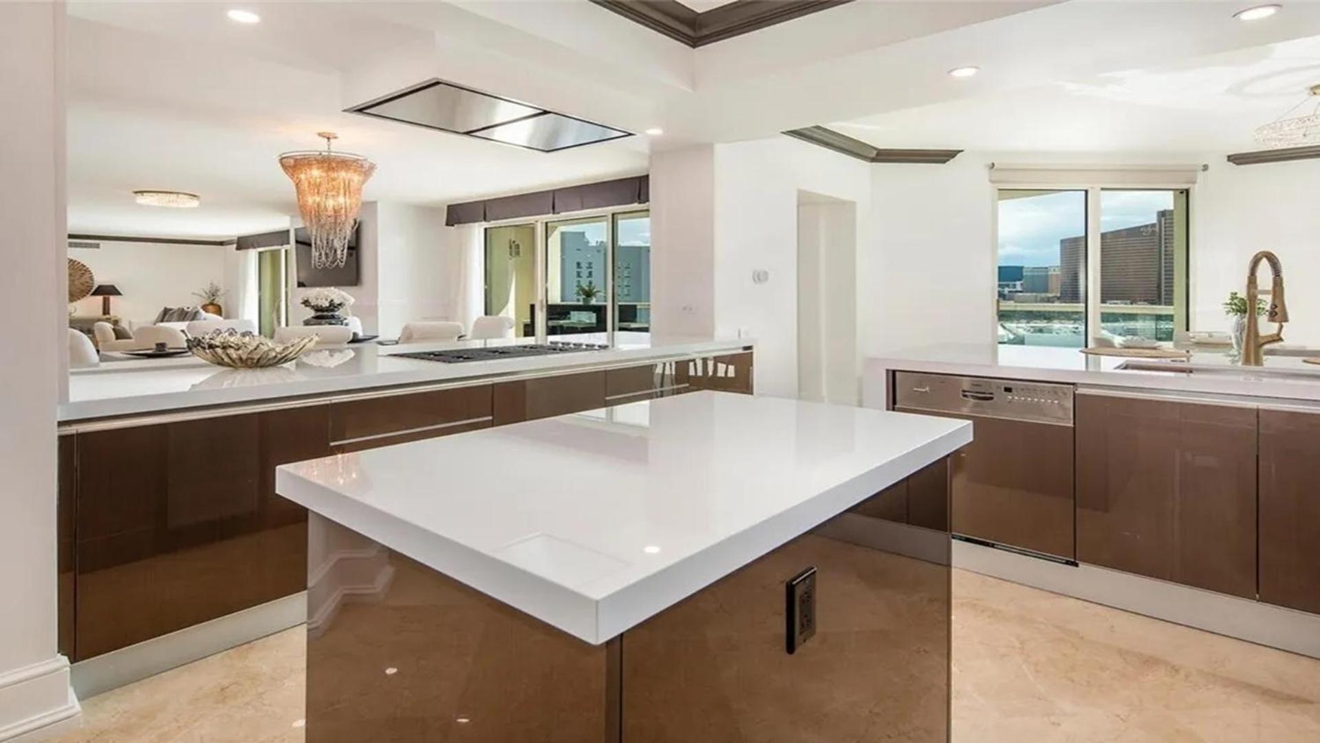 Stunning Four Bedroom Fully Professionally Remodeled Apartment Las Vegas Bagian luar foto