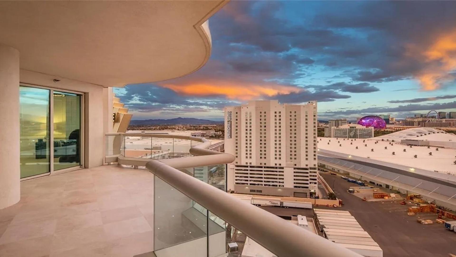 Stunning Four Bedroom Fully Professionally Remodeled Apartment Las Vegas Bagian luar foto