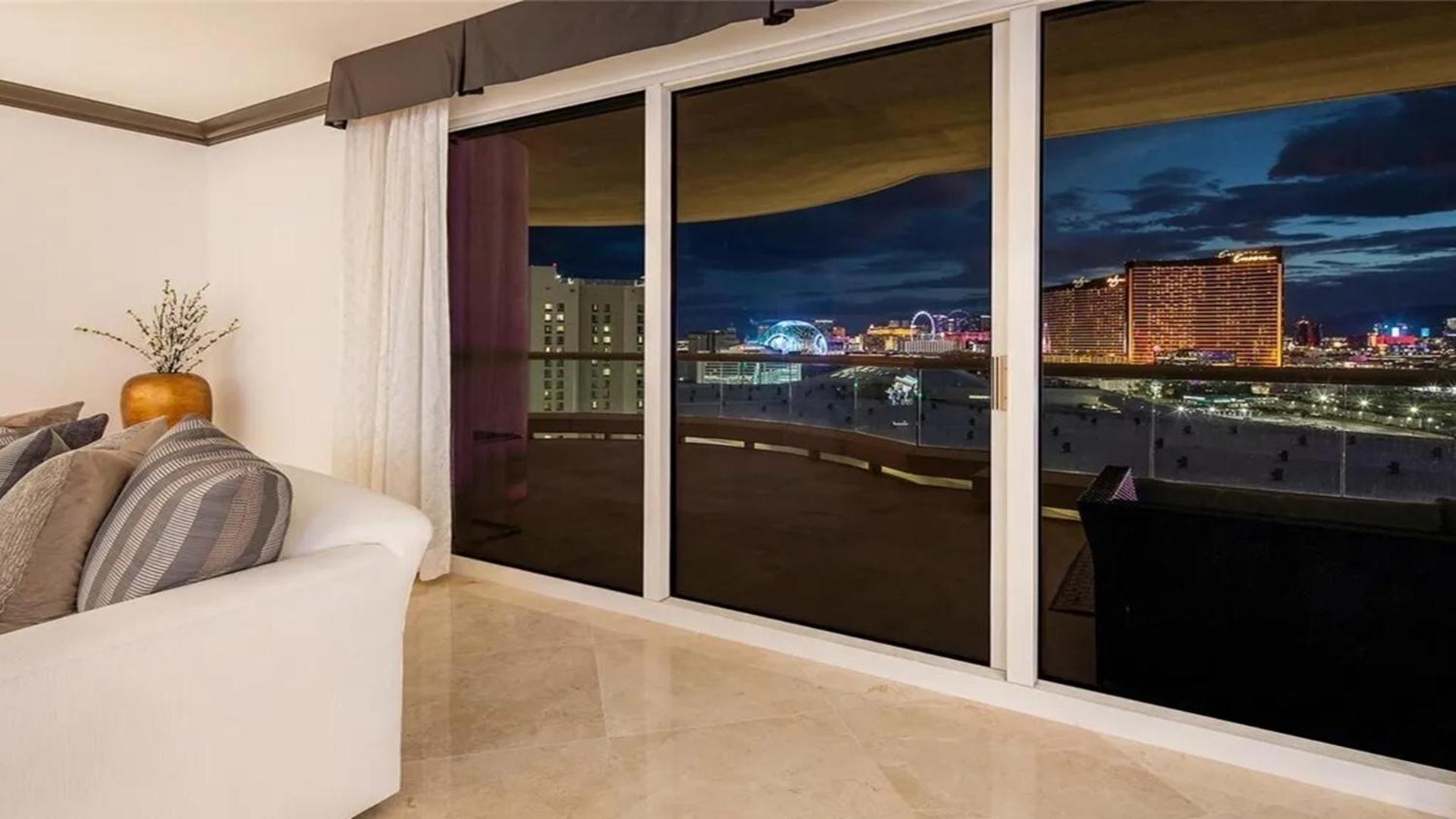 Stunning Four Bedroom Fully Professionally Remodeled Apartment Las Vegas Bagian luar foto