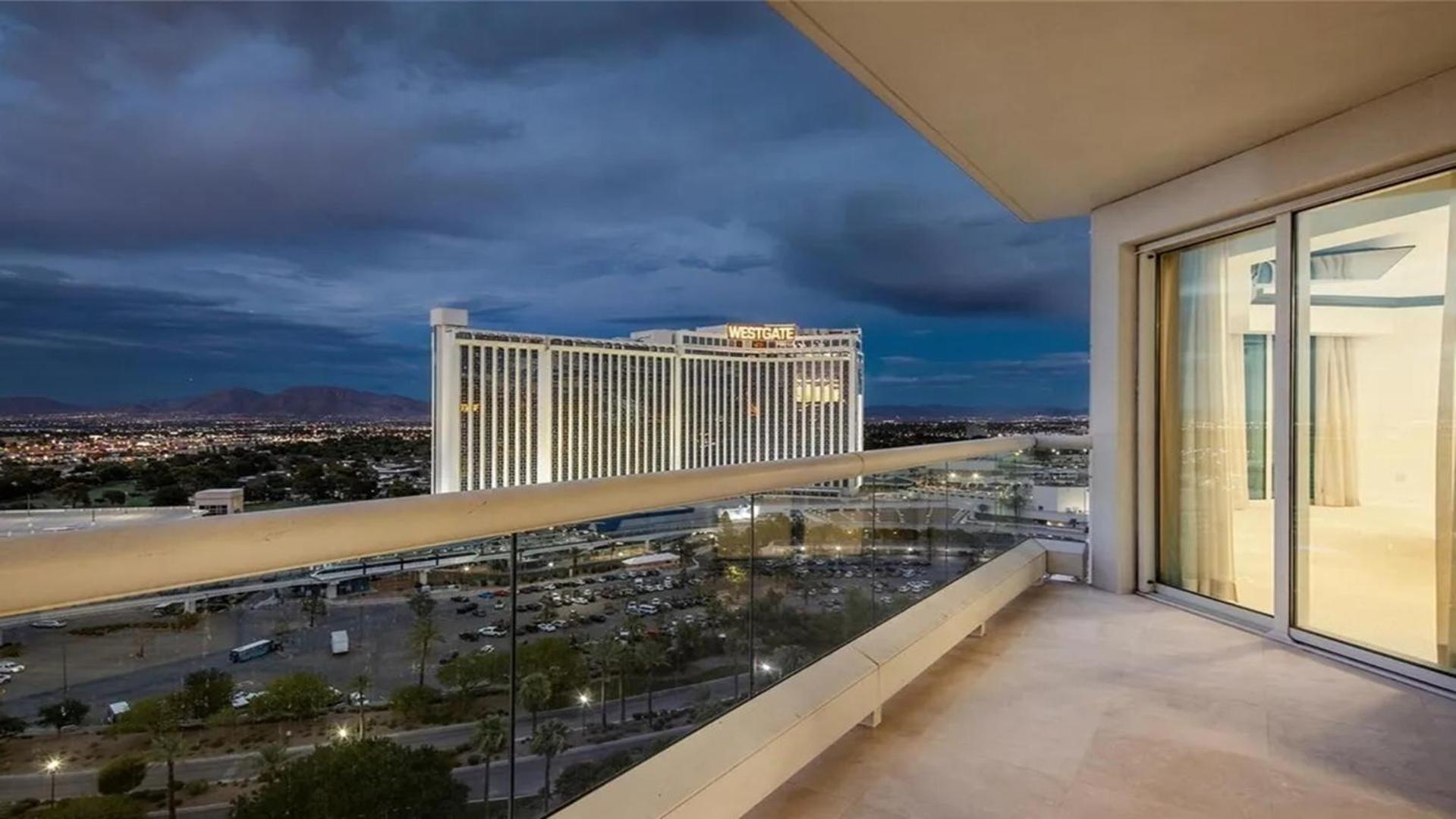 Stunning Four Bedroom Fully Professionally Remodeled Apartment Las Vegas Bagian luar foto