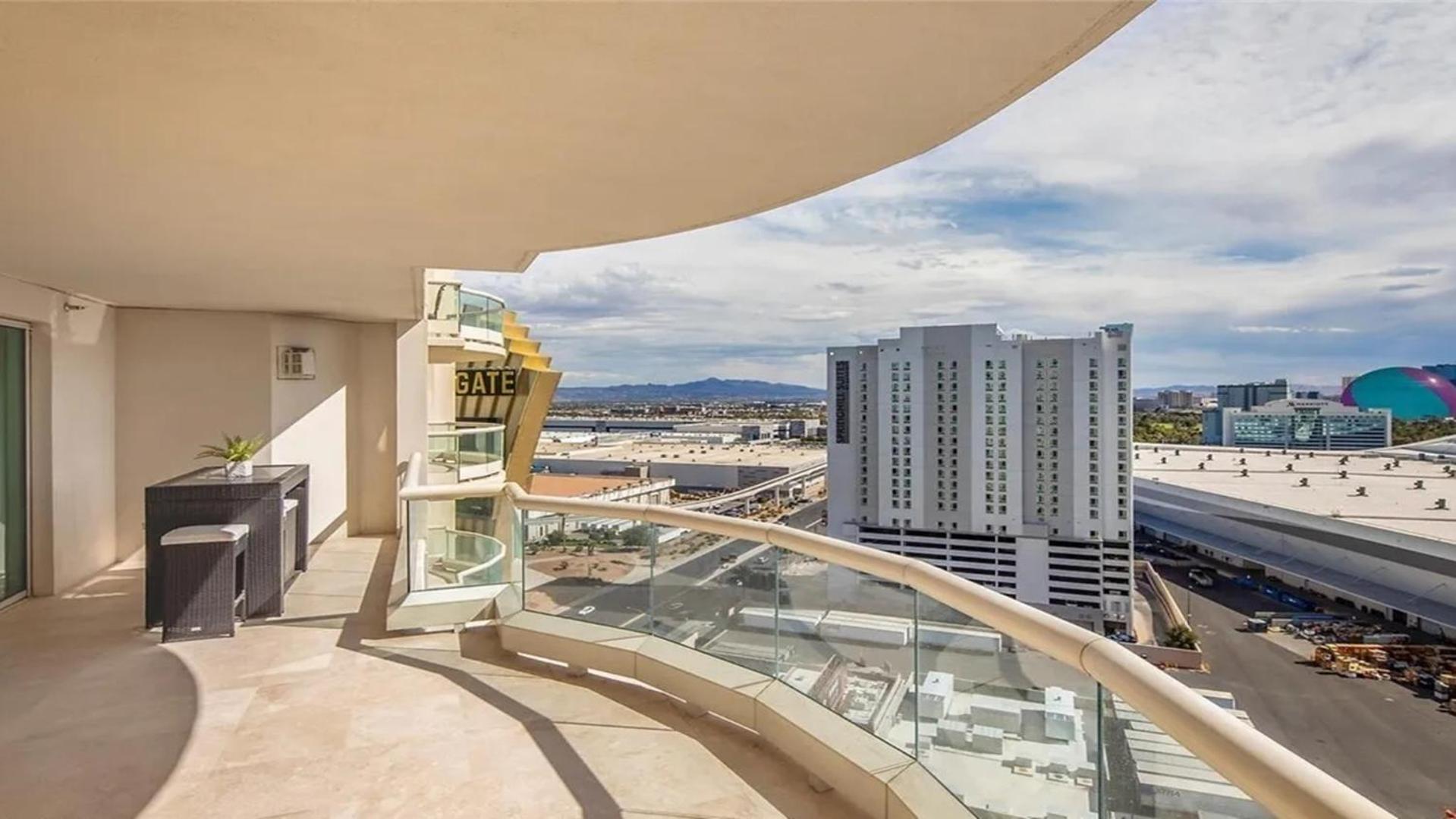 Stunning Four Bedroom Fully Professionally Remodeled Apartment Las Vegas Bagian luar foto