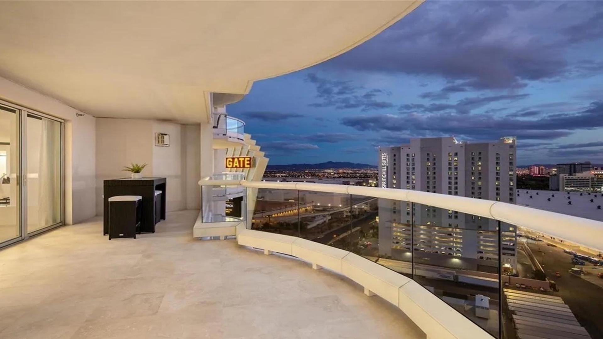 Stunning Four Bedroom Fully Professionally Remodeled Apartment Las Vegas Bagian luar foto